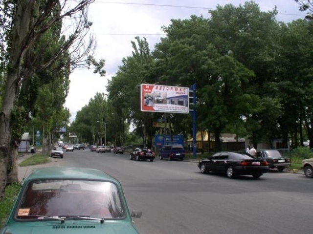 Щит 6x3, ул. Петровского - ул. Айлантовая (автокомплекс "Дакар") Щит 6x3, ул. Петровского - ул. Айлантовая (автокомплекс "Дакар")