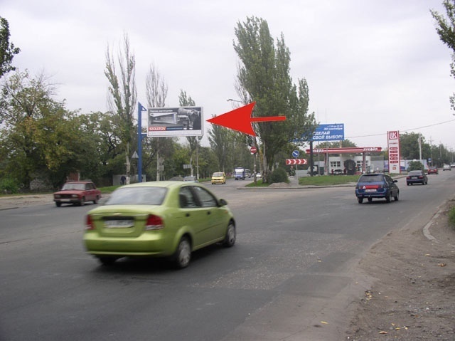 Щит 6x3, ул. Петровского - ул. Державная (АЗС) Щит 6x3, ул. Петровского - ул. Державная (АЗС)