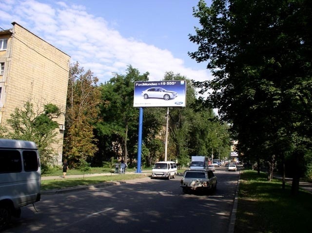 Щит 6x3, пр. Панфилова, 73 - перед пл. Б. Комиссаров Щит 6x3, пр. Панфилова, 73 - перед пл. Б. Комиссаров