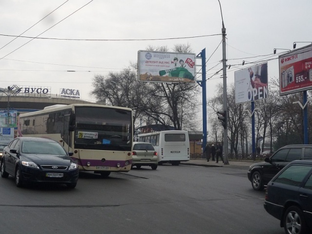 Щит 6x3, пл. Коммунаров (Горсад, ТРЦ "Золотое кольцо") Щит 6x3, пл. Коммунаров (Горсад, ТРЦ "Золотое кольцо")