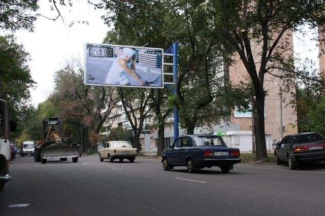 Щит 6x3,  ул. Челюскинцев (автосалон "Хонда")