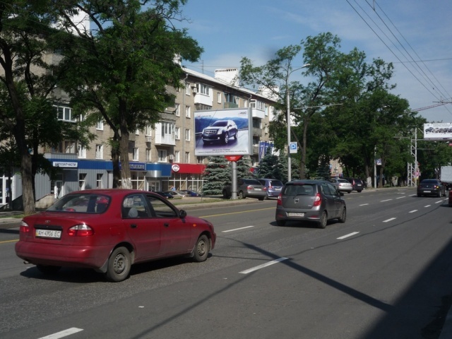 Беклайт 4x3,  ул. Университетская, 102 (автосалоны)