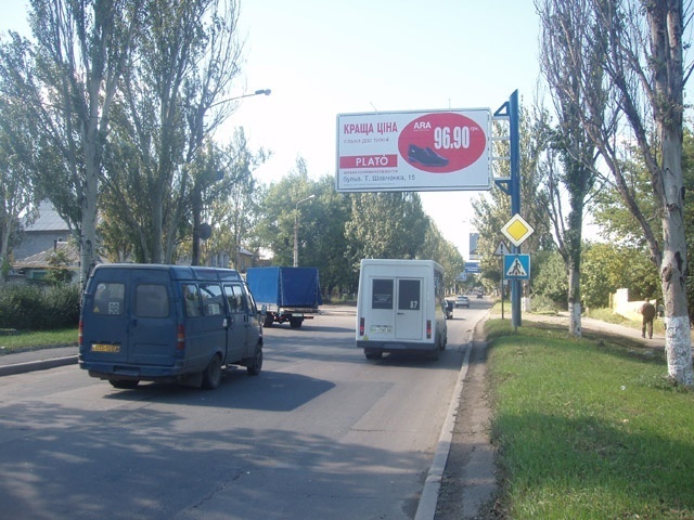 Щит 6x3, ул. Петровского - ул. Державная (АЗС) Щит 6x3, ул. Петровского - ул. Державная (АЗС)