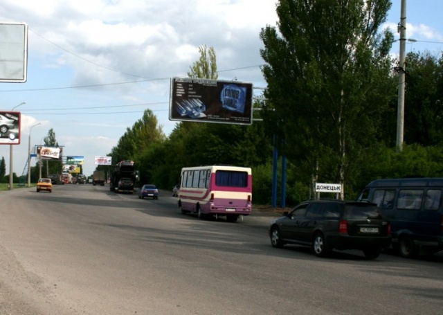 Щит 6x3, Красноармейское шоссе, городская черта (въезд в город) Щит 6x3, Красноармейское шоссе, городская черта (въезд в город)