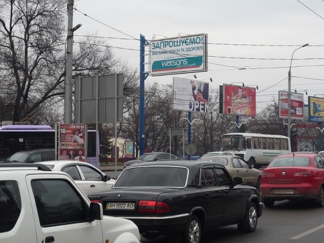 Щит 6x3, пл. Коммунаров (Горсад, ТРЦ "Золотое кольцо") Щит 6x3, пл. Коммунаров (Горсад, ТРЦ "Золотое кольцо")