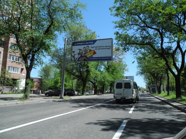 Щит 6x3,  ул. Челюскинцев, 263 - перед ул. Молодых Шахтеров (ТЦ "Атлант")