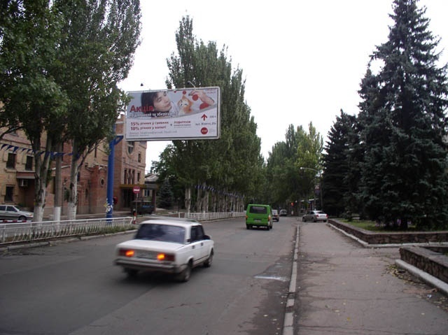 Щит 6x3, ул. Октября, 12 (Буденовский РИК, пл.Буденовская) Щит 6x3, ул. Октября, 12 (Буденовский РИК, пл.Буденовская)