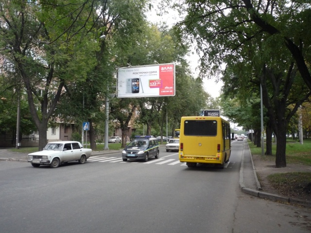 Щит 6x3,  ул. Челюскинцев (автосалон "Хонда")